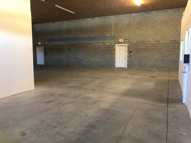 More Photos Of 146-B Litton Dr, Lexington Light Distribution For Lease