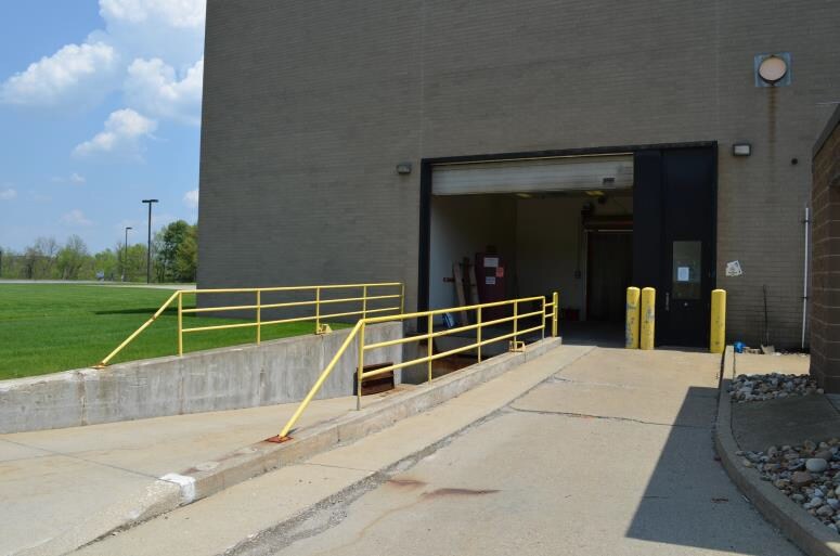 More Photos Of 252 Park West Dr, Pittsburgh Manufacturing For Lease