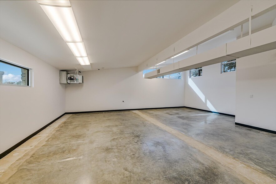 More Photos Of 15314 W State Highway 71, Bee Cave Office For Lease