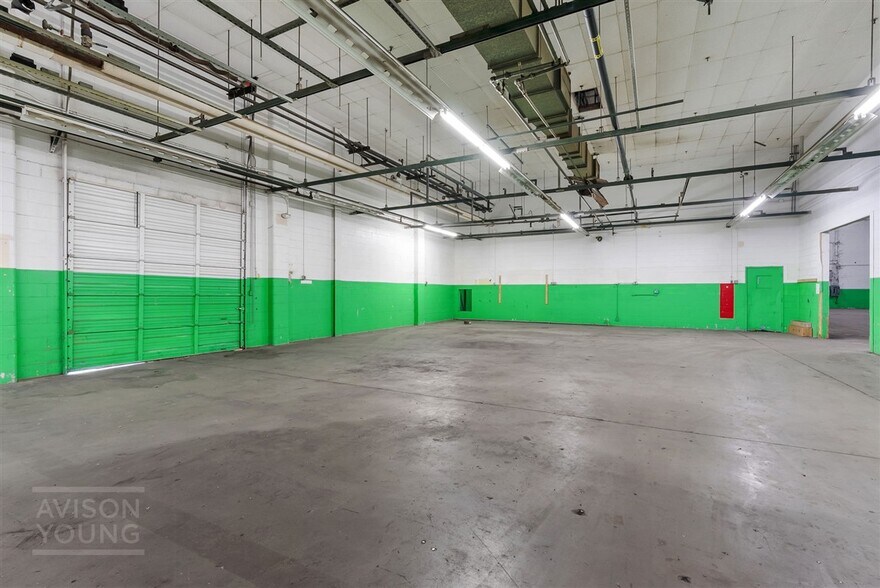More Photos Of 300 S Main St, Mauldin Warehouse For Sale