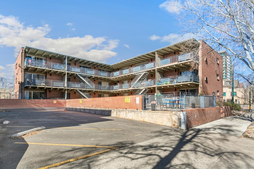 Primary Photo Of 1085 Pearl St, Denver Apartments For Sale
