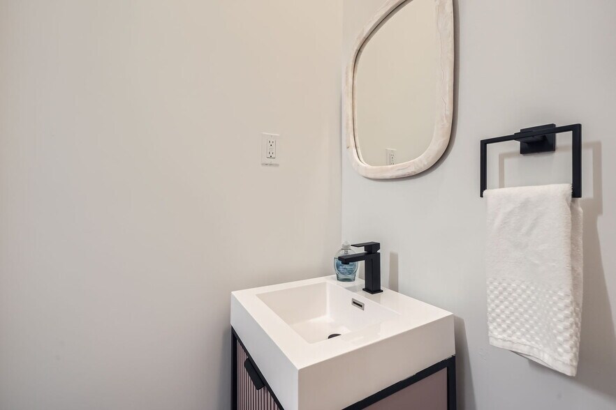 More Photos Of 568 John Wesley Dobbs Ave NE, Atlanta Apartments For Sale