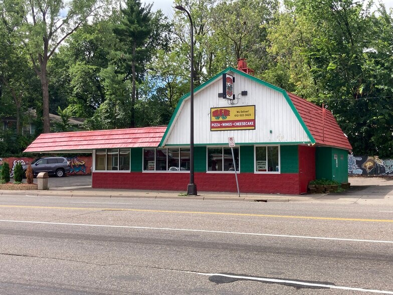 More Photos Of 2715-2719 W Broadway Ave, Minneapolis Fast Food For Sale