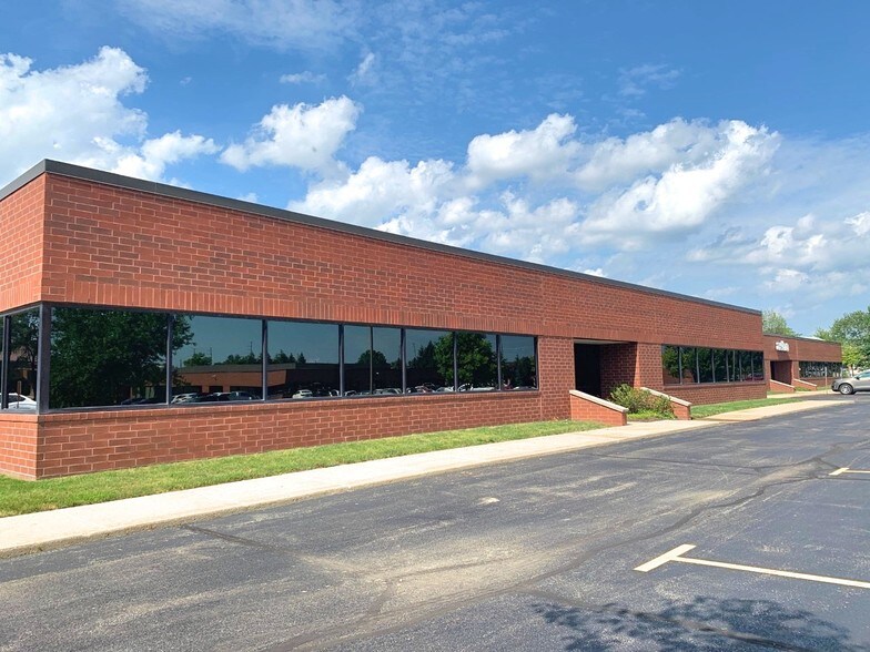 More Photos Of 2110 Fox Dr, Champaign Office For Sale