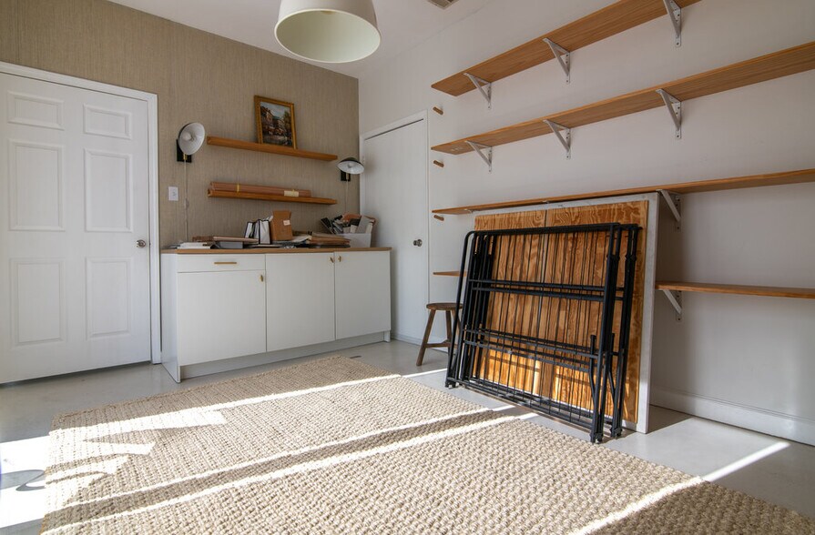 More Photos Of 5206 Beacon Dr, Austin Warehouse For Lease