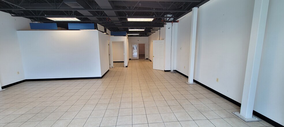 More Photos Of 21580 Atlantic Blvd, Sterling Warehouse For Lease