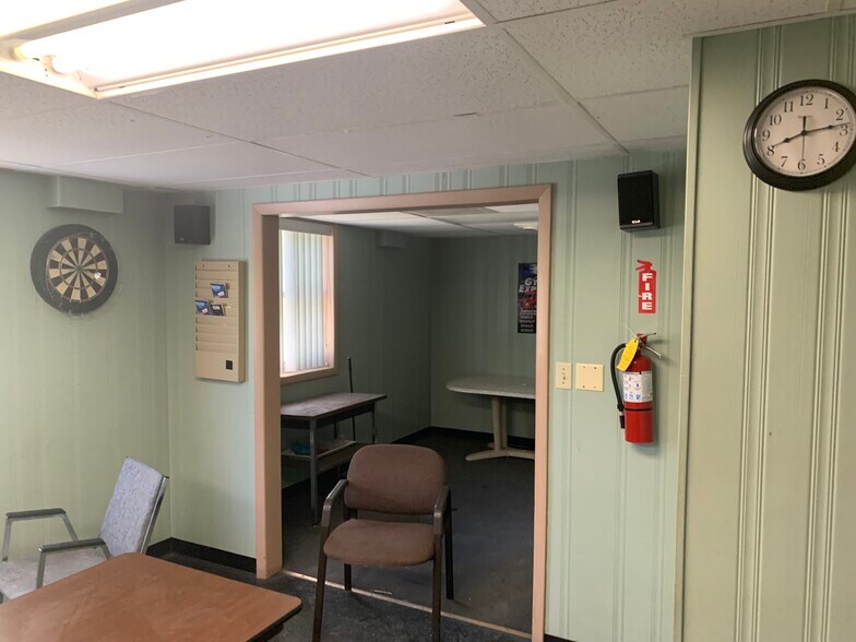 More Photos Of 1111 US Highway 20, Michigan City Truck Terminal For Lease