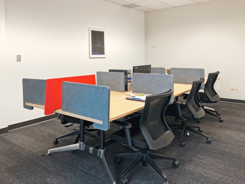 More Photos Of 13353 Commerce Pky, Richmond Coworking Space
