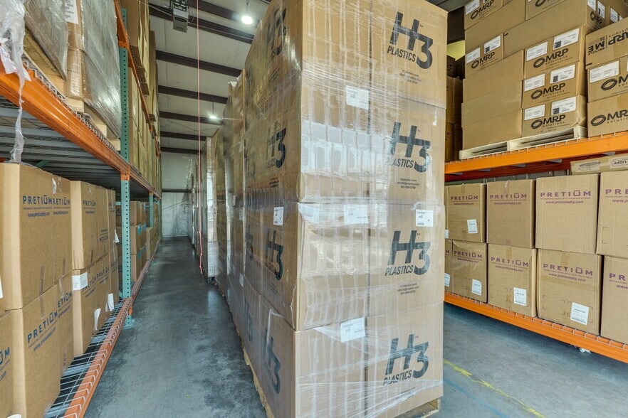 More Photos Of 14121 W US 290 Hwy, Austin Warehouse For Lease