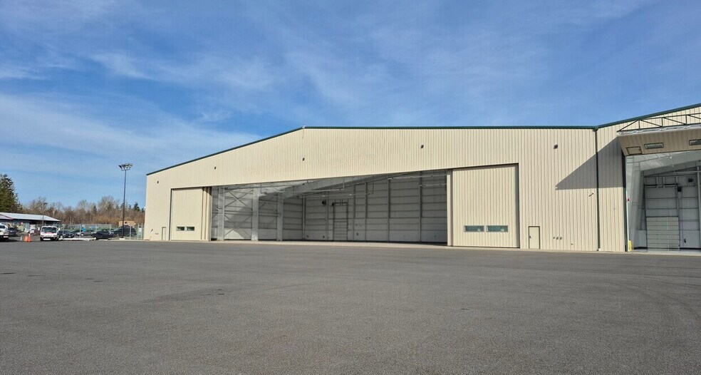 More Photos Of 12020 Higgins Airport Way, Burlington Airplane Hangar For Lease