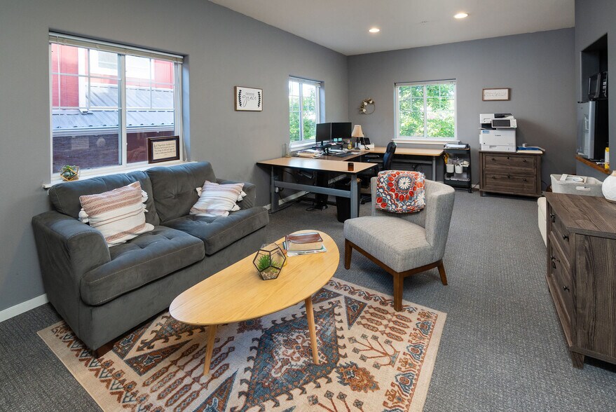 More Photos Of 626 NW Arizona Ave, Bend Office For Sale