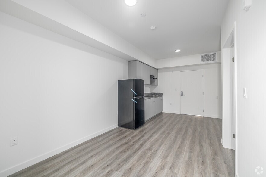 More Photos Of 300 W 60th St, Los Angeles Apartments For Sale