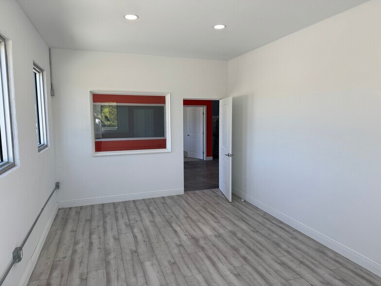 More Photos Of 8160 SW Jack James Dr, Stuart Light Distribution For Lease