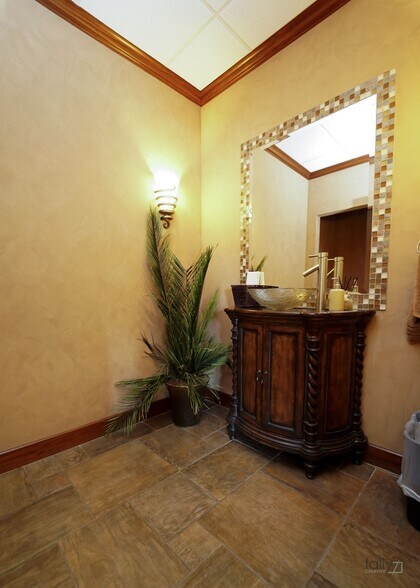 More Photos Of 3032 W Stolley Park Rd, Grand Island Office For Lease