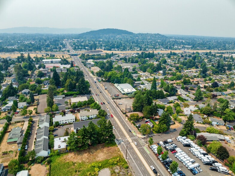 More Photos Of 10347 SE Division St, Portland Office For Sale