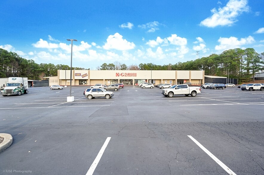 More Photos Of 1555 E Park Place Blvd, Stone Mountain Unknown For Lease