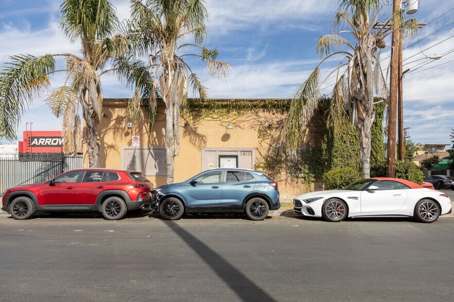More Photos Of 14701 Calvert St, Van Nuys Warehouse For Sale