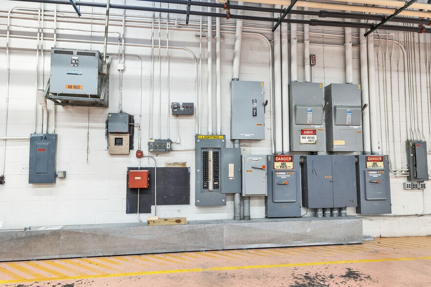 More Photos Of 370 Monument Rd, Hinsdale Manufacturing For Sale