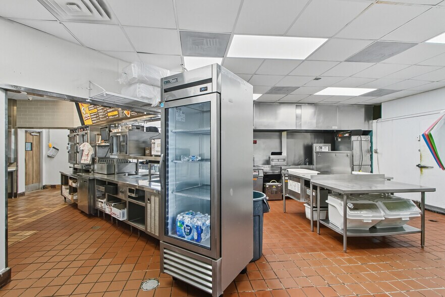 More Photos Of 31 S Wisconsin Dells Pky, Lake Delton Freestanding For Sale