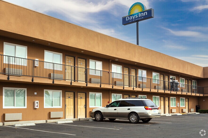 More Photos Of 1215 R St, Merced Hotel For Sale