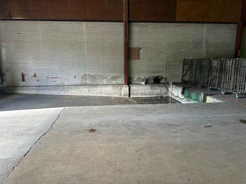 More Photos Of 120 Eda, San Antonio Warehouse For Sale