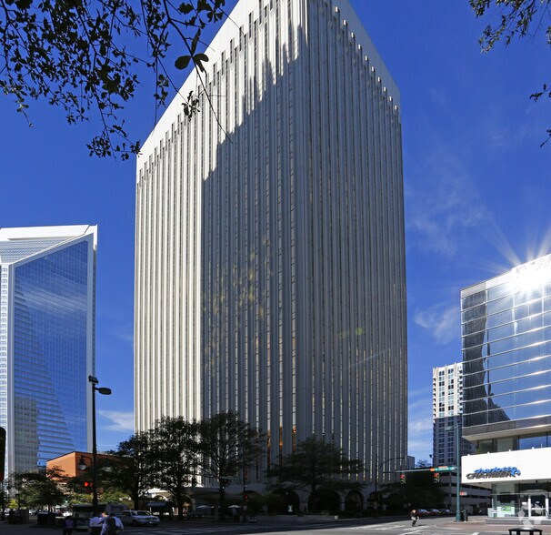 More Photos Of 400 S Tryon St, Charlotte Loft Creative Space For Lease