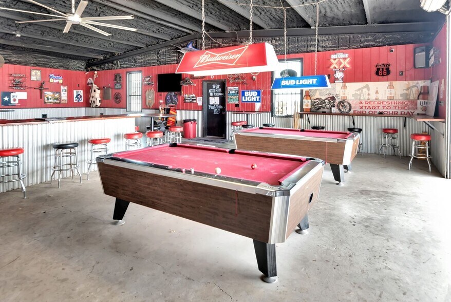 More Photos Of 23404 NW Zac Lentz Pky, Victoria General Retail For Sale