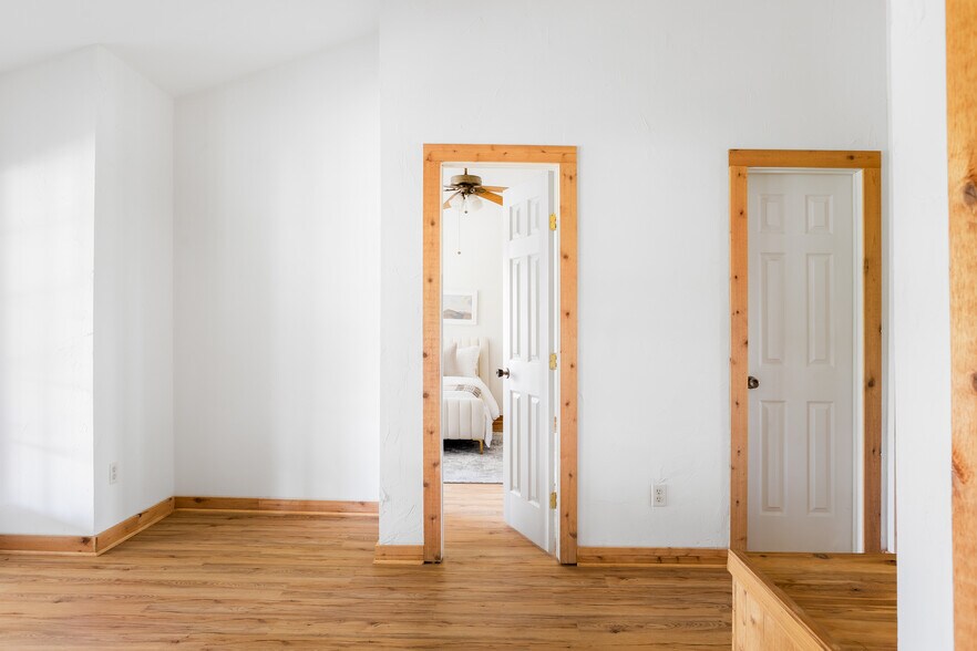 More Photos Of 9695 US-290 Hwy, Hye Land For Sale