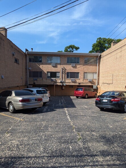 More Photos Of 6955 W North Ave, Oak Park Office For Lease