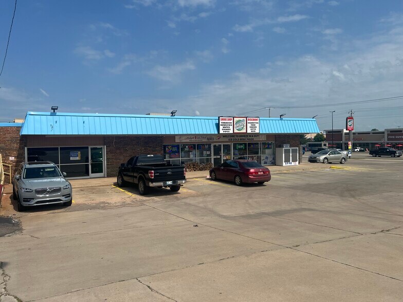 More Photos Of 110-112 S Bryant Ave, Edmond Convenience Store For Lease