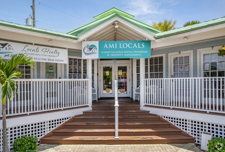 More Photos Of 9801 Gulf Dr, Anna Maria Storefront Retail Office For Lease