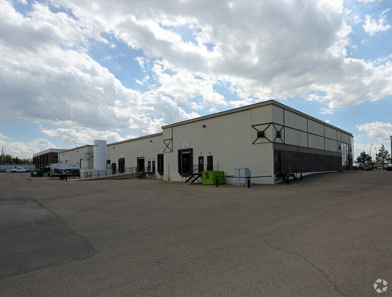 More Photos Of 5203-5239 86th St NW, Edmonton Flex For Lease