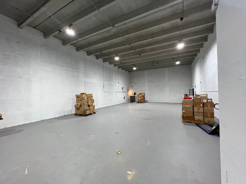 More Photos Of 8451 NW 66th St, Miami Warehouse For Lease