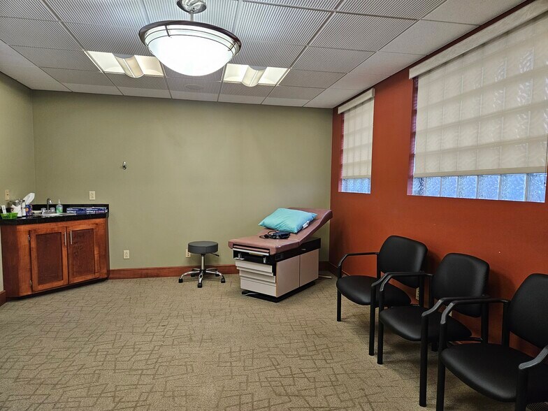 More Photos Of 2416 Pennsylvania Ave, Weirton Medical For Lease