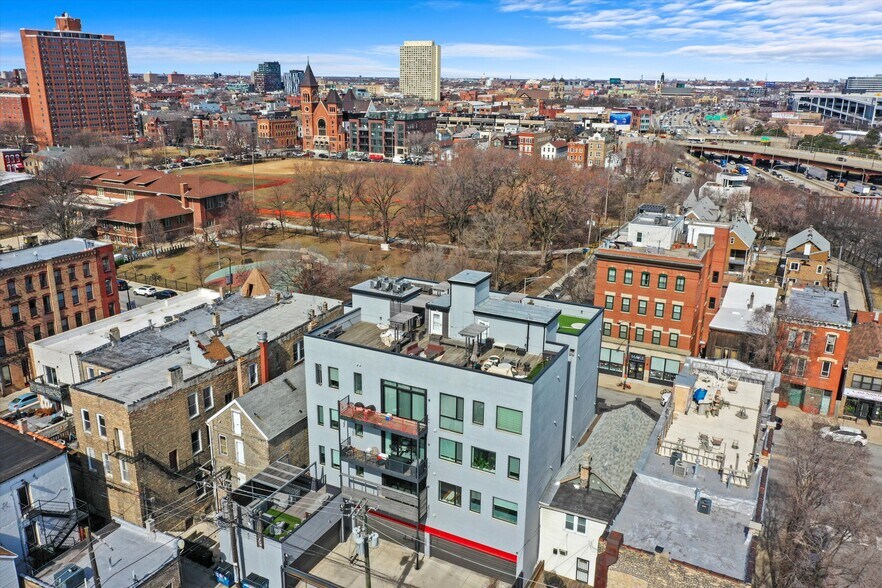More Photos Of 1303 W Chicago Ave, Chicago Storefront Retail Residential For Sale