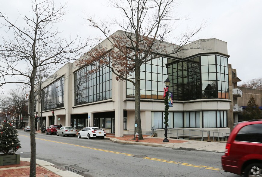 More Photos Of 3 School St, Glen Cove Medical For Lease