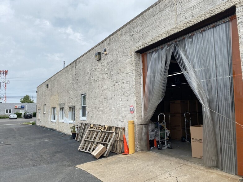 More Photos Of 47 Allen Blvd, Farmingdale Warehouse For Sale