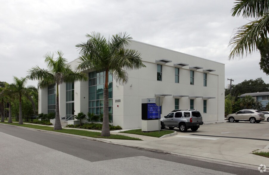 More Photos Of 2068 Hawthorne St, Sarasota Medical For Lease