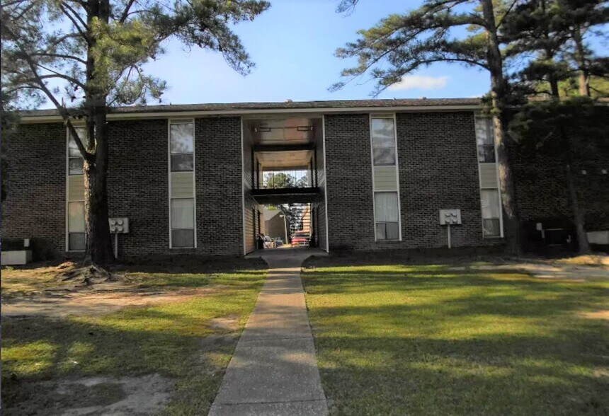 More Photos Of 6535 Summertime Apartments, 6535 Jeffrey Dr, Fayetteville Apartments For Sale