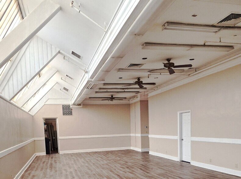More Photos Of 81 Croton Ave, Ossining Office For Lease