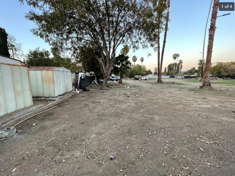 More Photos Of 18937 Saticoy, Reseda Land For Lease