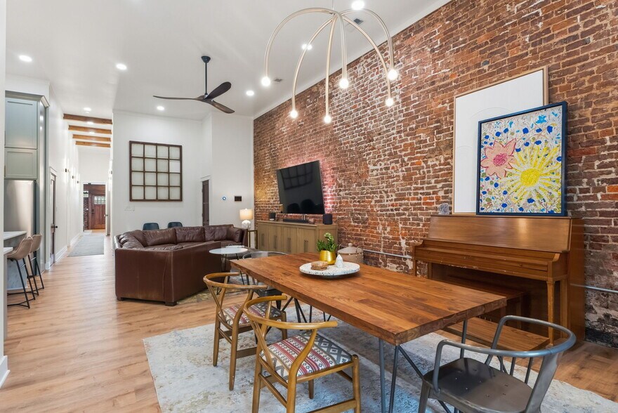 More Photos Of 103 W Duval St, Troup Freestanding For Sale