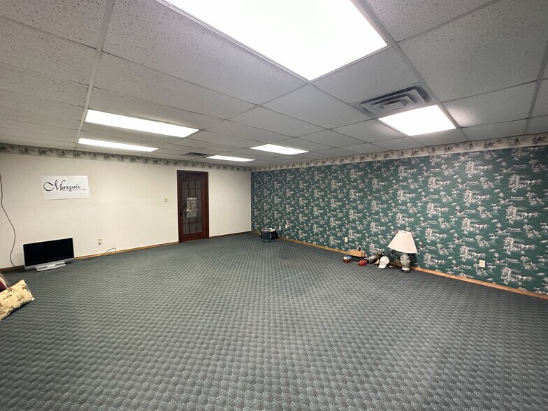 More Photos Of 20075 Malone Rd, Tecumseh Warehouse For Sale