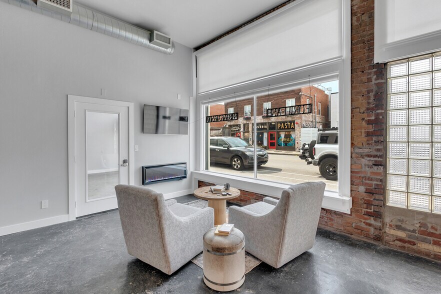 More Photos Of 815 E 3rd St, Tulsa Storefront Retail Office For Lease