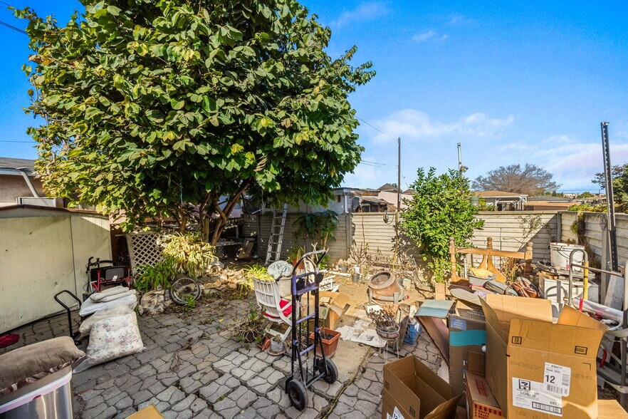 More Photos Of 339-341 E 220th St, Carson Multifamily For Sale