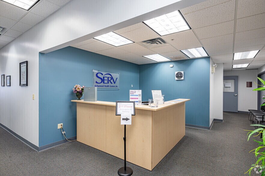 More Photos Of 20 Scotch Rd, Ewing Medical For Lease