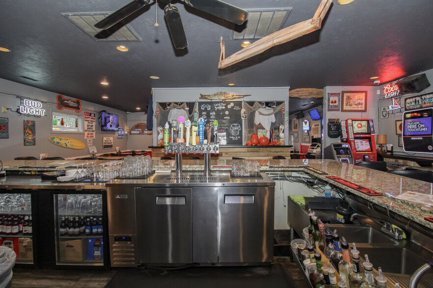 More Photos Of 54 McKinley St, Huron Bar For Sale