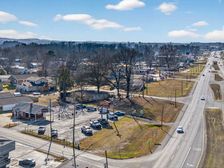 More Photos Of 104 McCullars Ln, Oxford General Retail For Sale