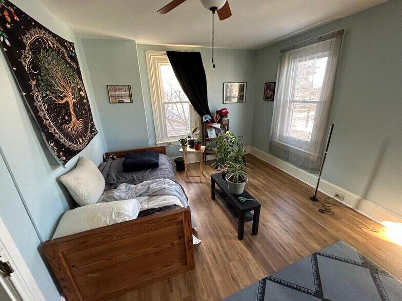 More Photos Of 566 Main St, Royersford Office For Sale