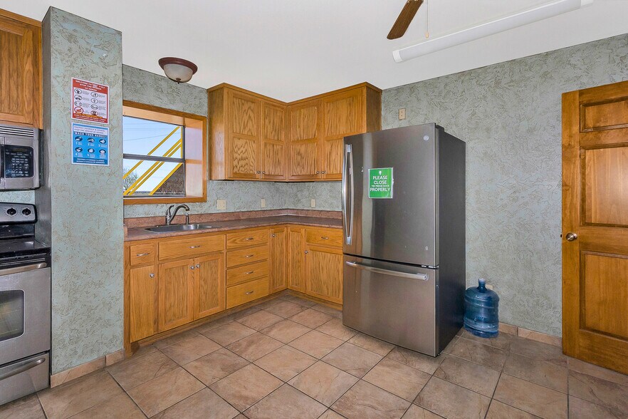 More Photos Of 4395 US Highway 60, Hereford Contractor Storage Yard For Sale